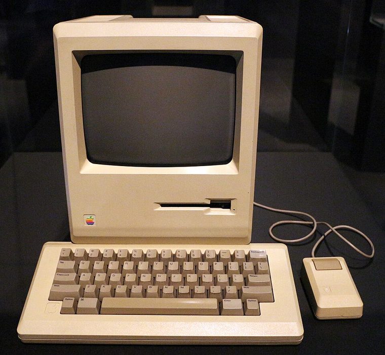 Photograph of Apple Macintosh 128K Enclosure