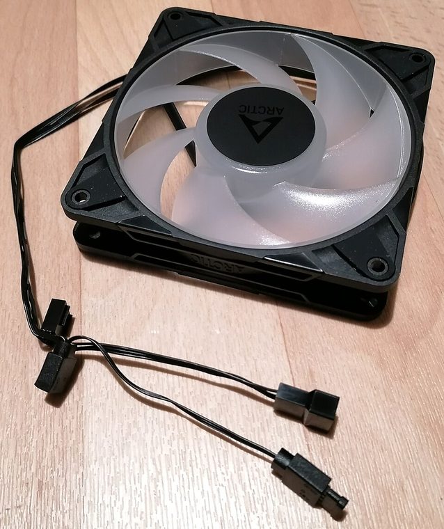 Photograph of ARCTIC P12 Pro A-RGB