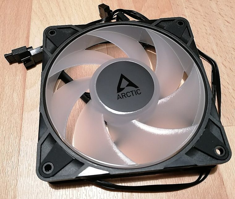 Photograph of ARCTIC P12 Pro