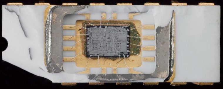 Photograph of Intel 4004