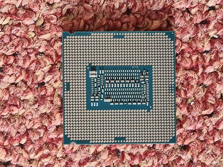 Photograph of Intel Core i9-9900K