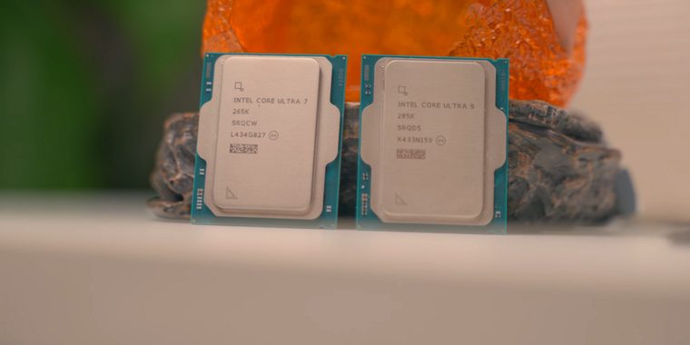 Photograph of Intel Core Ultra 7 265K