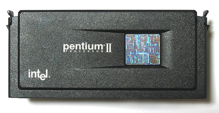 Photograph of Intel Pentium II 350 MHz (Deschutes)