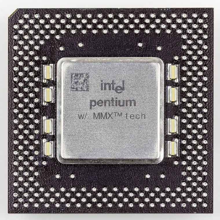Photograph of Intel Pentium MMX 233
