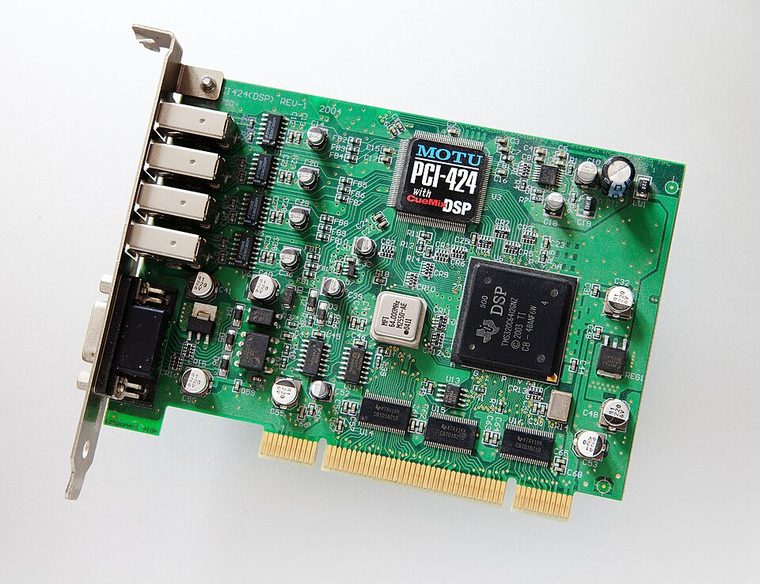 Photograph of MOTU PCI-424