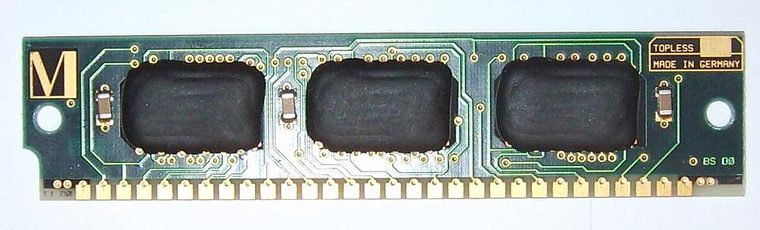 Photograph of 30-pin SIMM (1-bit / 9-bit parity)